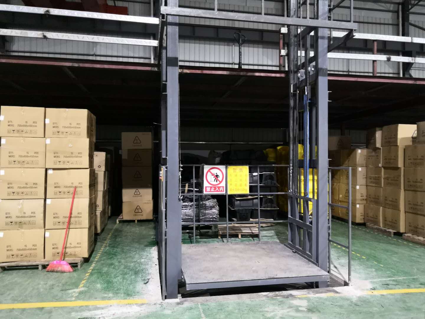 液壓升降貨梯該如何保養(yǎng)